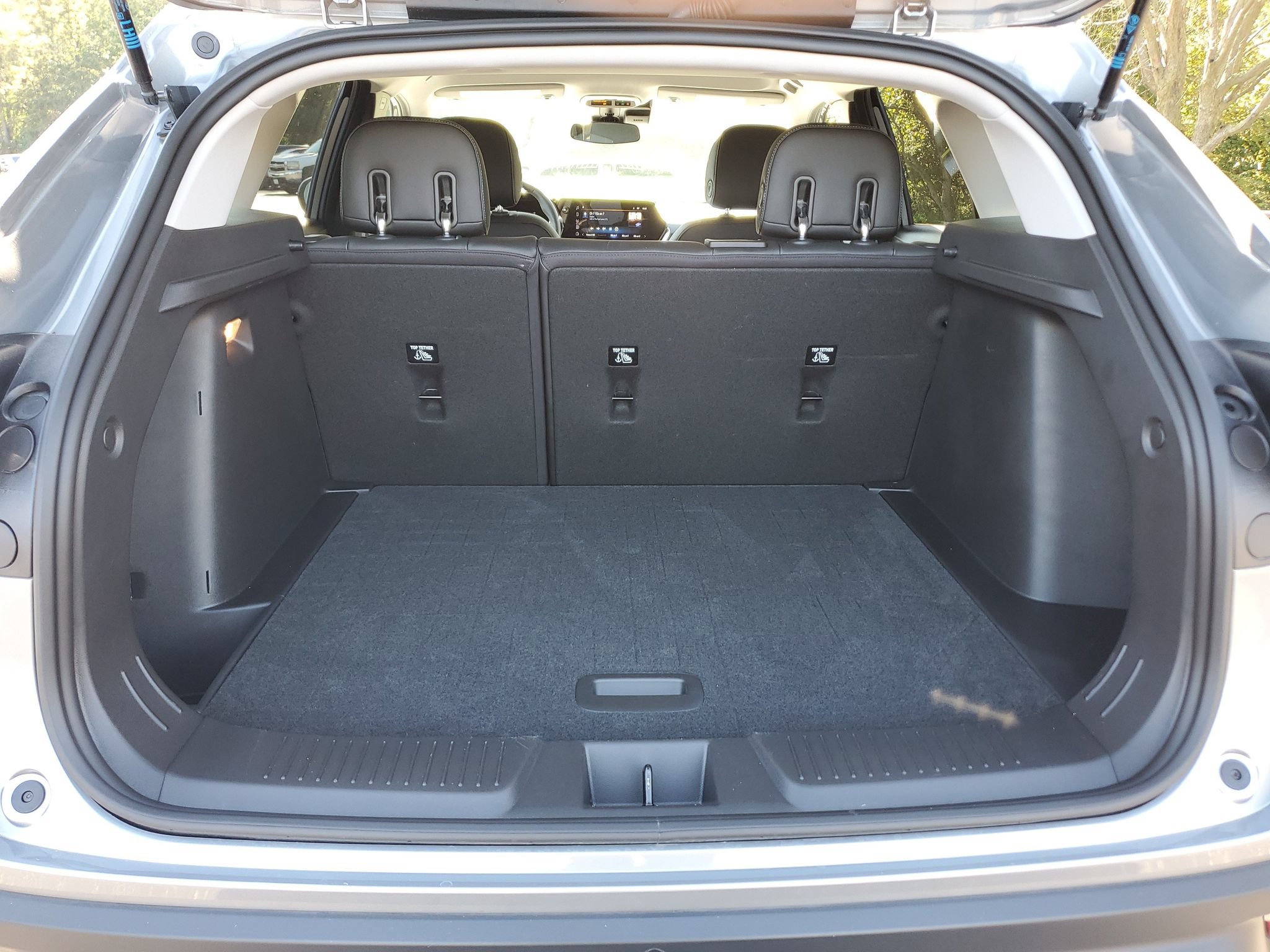 Used 2025 Chevrolet Trax LT w/ Driver Confidence Package FWD image 8