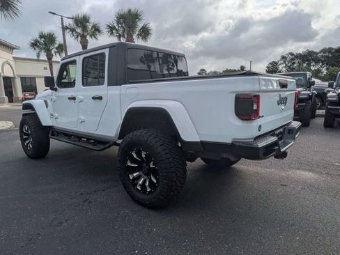Used 2020 Jeep Gladiator Overland AWD/4WD image 5