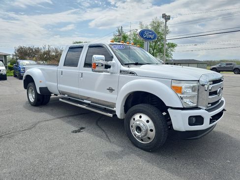 Used 2014 Ford F550 4x4 Crew Cab Super Duty w/ Lariat Interior Package image 3