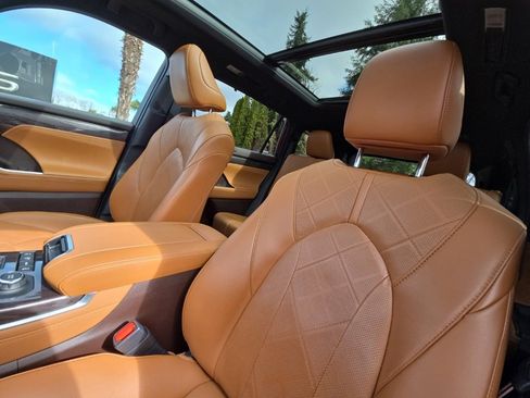 Used 2021 Toyota Highlander Platinum image 14