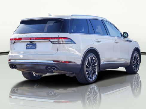 Used 2022 Lincoln Aviator Reserve w/ Equipment Group 201A image 9