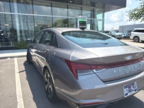 Used 2023 Hyundai Elantra Limited FWD image 6