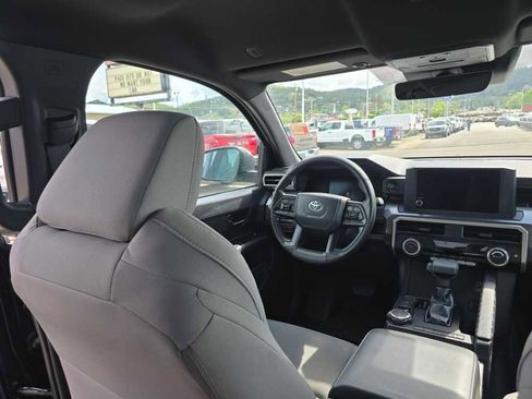 Used 2024 Toyota Tacoma SR5 AWD/4WD image 10