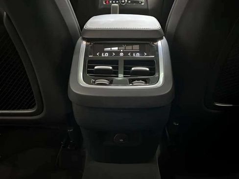 Used 2025 Volvo XC90 B5 Core AWD/4WD image 87