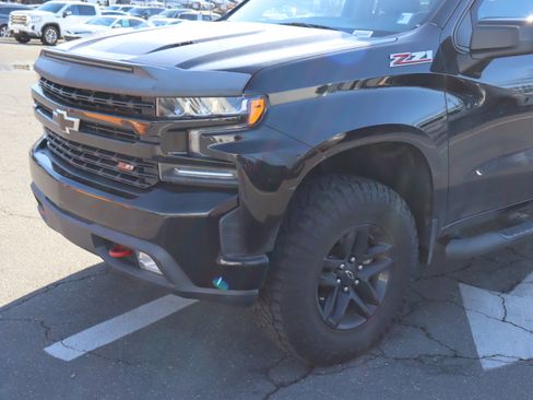 Used 2020 Chevrolet Silverado 1500 LT Trail Boss w/ Midnight Edition image 17