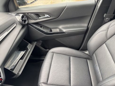 Used 2026 Chevrolet Equinox LT w/ Convenience Package II FWD image 19