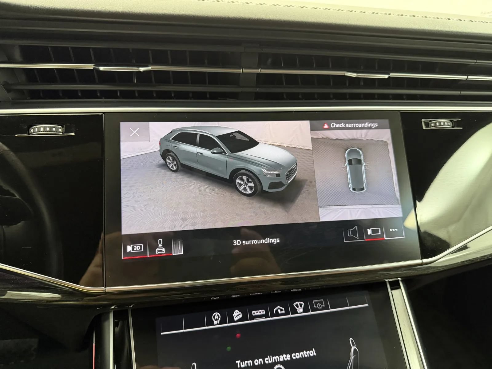 Used 2022 Audi Q8 Prestige AWD/4WD image 36
