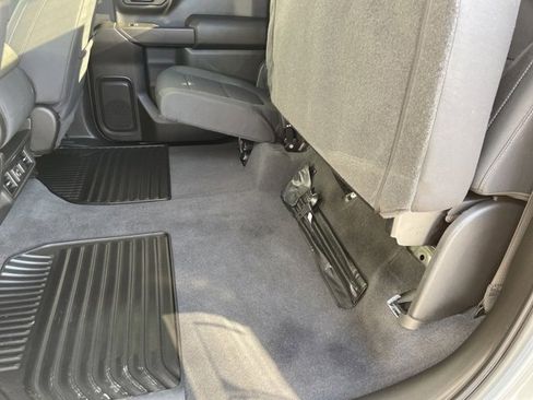 Used 2021 Chevrolet Silverado 1500 LT image 29