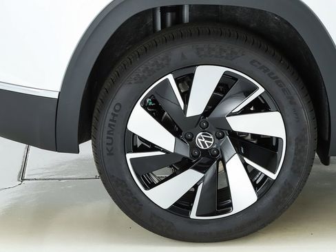 New 2026 Volkswagen Atlas Cross Sport SEL image 52