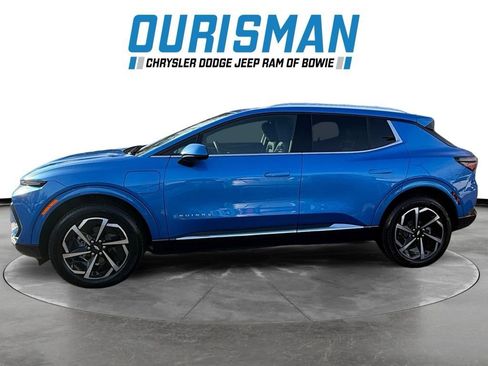 Used 2024 Chevrolet Equinox EV LT w/ LPO, All-Weather Mat Package image 8