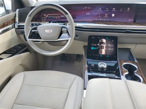 Certified 2026 Cadillac Escalade Platinum Sport image 17