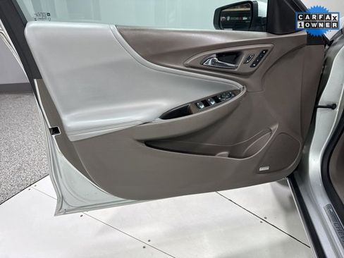 Used 2018 Chevrolet Malibu Premier image 8
