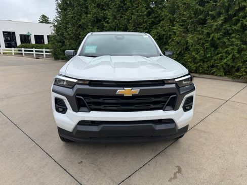 Used 2023 Chevrolet Colorado LT w/ LT Convenience Package III AWD/4WD image 6
