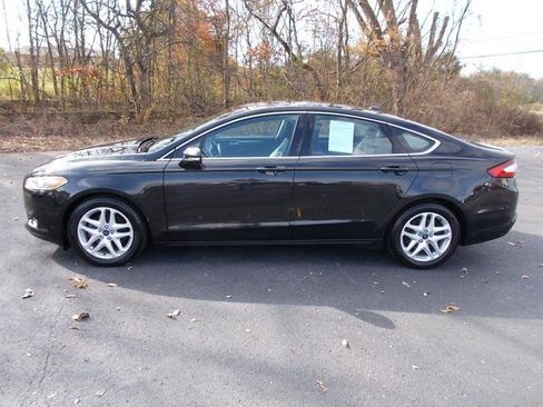 Used 2015 Ford Fusion SE w/ Equipment Group 202A FWD image 3