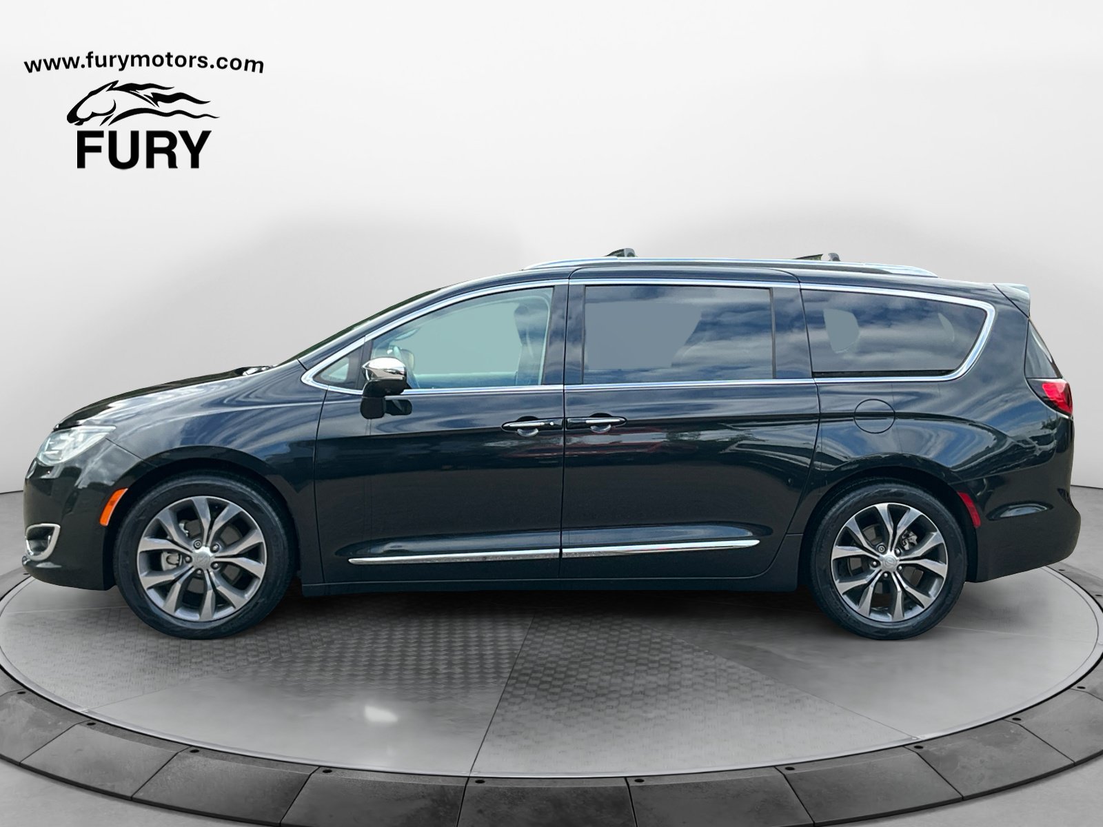 Used 2018 Chrysler Pacifica Limited w/ Advanced Safetytec Group FWD image 7