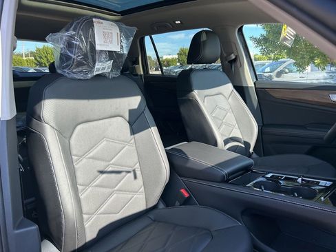 New 2026 Volkswagen Atlas SE FWD image 44