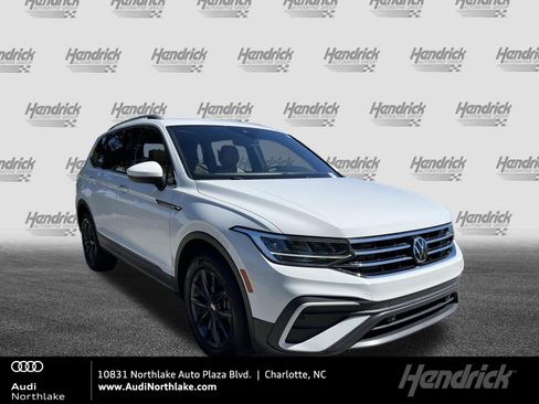 Used 2022 Volkswagen Tiguan SE w/ Panoramic Sunroof Package AWD/4WD image 1