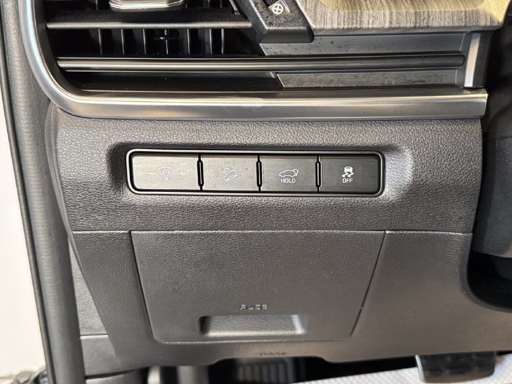 Used 2024 Kia Telluride SX Prestige w/ Towing Package AWD/4WD image 18