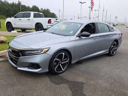 Used 2022 Honda Accord Sport image 3