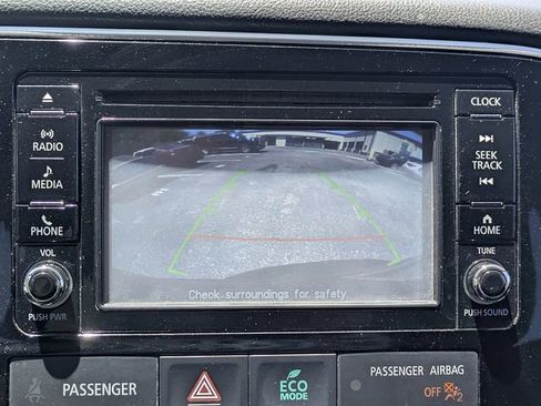 Used 2017 Mitsubishi Outlander ES image 20