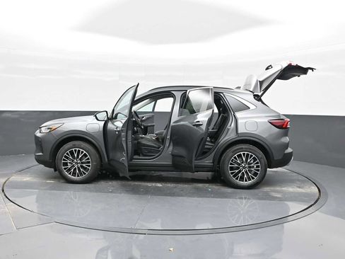 New 2025 Ford Escape SE image 41