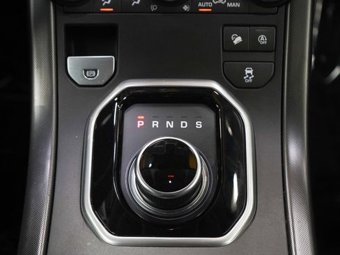 Used 2018 Land Rover Range Rover Evoque SE image 17