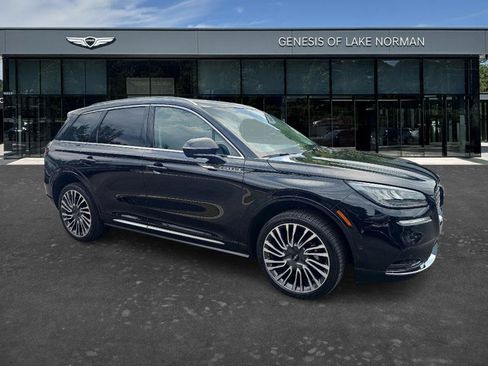 Used 2020 Lincoln Corsair Reserve w/ Equipment Group 201A FWD image 3