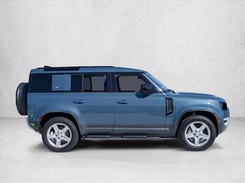 Used 2020 Land Rover Defender 110 HSE image 4