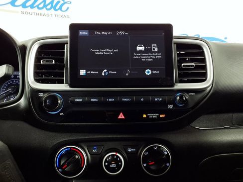 Used 2021 Hyundai Venue SE FWD image 23