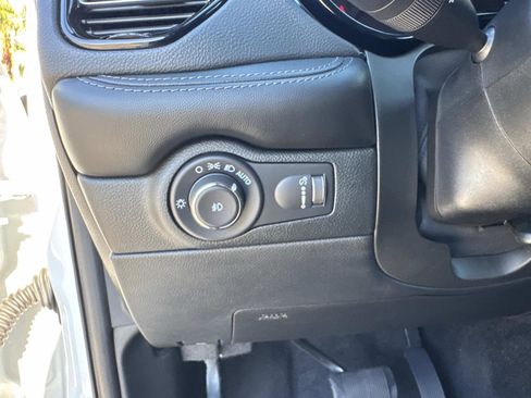 Used 2022 Dodge Durango SXT w/ Blacktop Package image 29