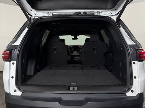 Used 2023 Chevrolet Traverse LT w/ LPO, Cargo Package AWD/4WD image 11