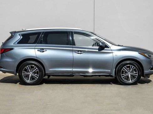 Used 2019 INFINITI QX60 Luxe w/ Essential Package image 8