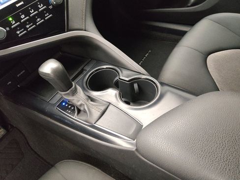 Used 2020 Toyota Camry LE image 26