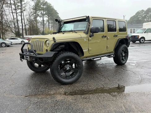 Used 2013 Jeep Wrangler Unlimited Sport image 3