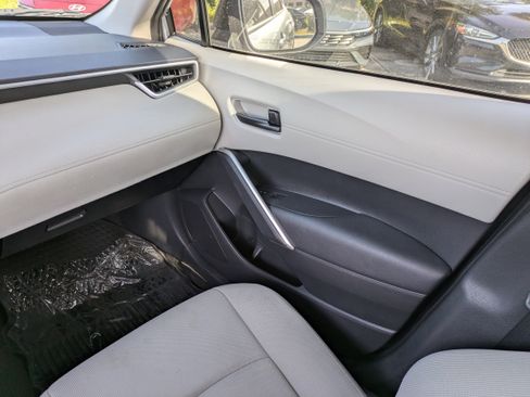 Used 2023 Toyota Corolla Cross L image 17