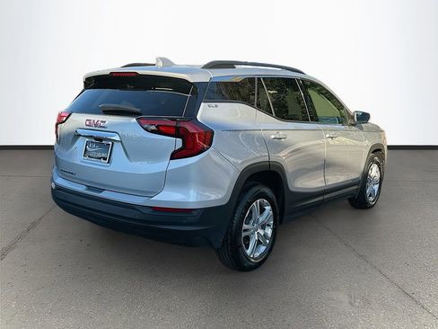 Used 2020 GMC Terrain SLE w/ Driver Convenience Package image 7