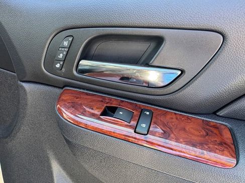 Used 2013 Chevrolet Tahoe LTZ image 8