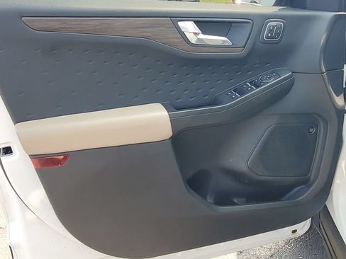 Used 2020 Ford Escape Titanium AWD/4WD image 22