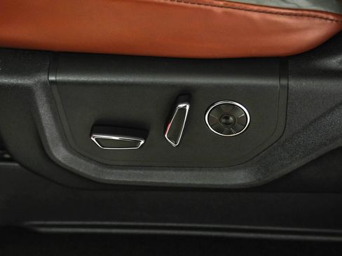 Used 2018 Ford F150 Platinum w/ Equipment Group 701A Luxury AWD/4WD image 25