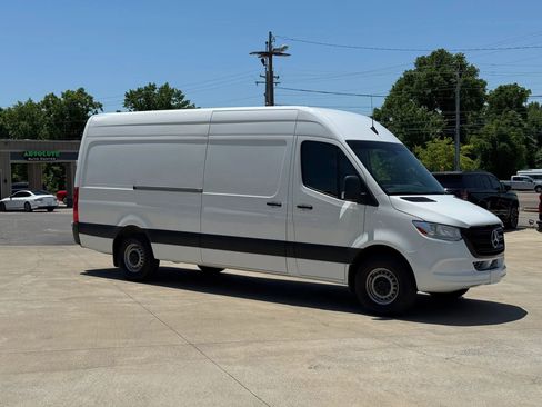 Used 2021 Mercedes-Benz Sprinter 2500 w/ Driver Convenience Package image 24