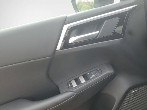 New 2026 Mitsubishi Outlander LE AWD/4WD image 14