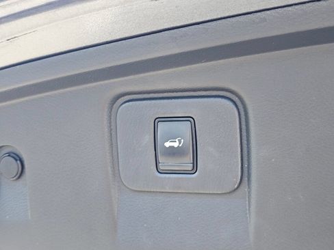 Used 2018 Nissan Murano SV AWD/4WD image 16