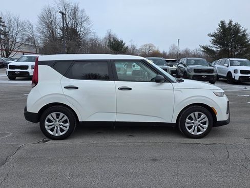 Used 2020 Kia Soul LX image 9