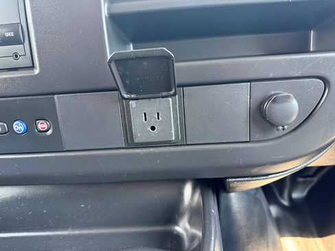 Used 2021 Chevrolet Express 2500 RWD image 31