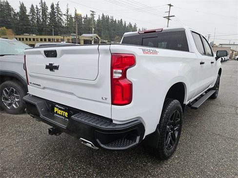 Used 2025 Chevrolet Silverado 1500 LT Trail Boss w/ Convenience Package II image 4