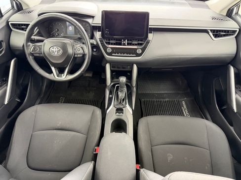 Used 2024 Toyota Corolla Cross LE FWD image 17