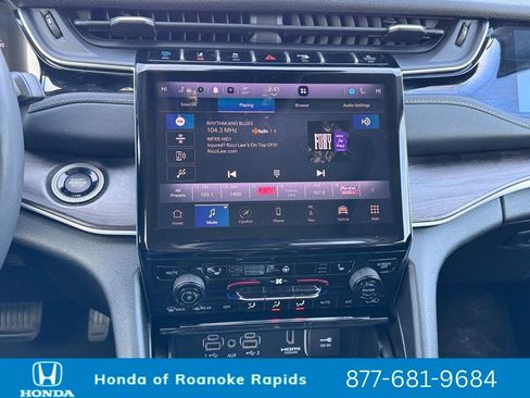 Used 2024 Jeep Grand Cherokee Limited 4xe image 6