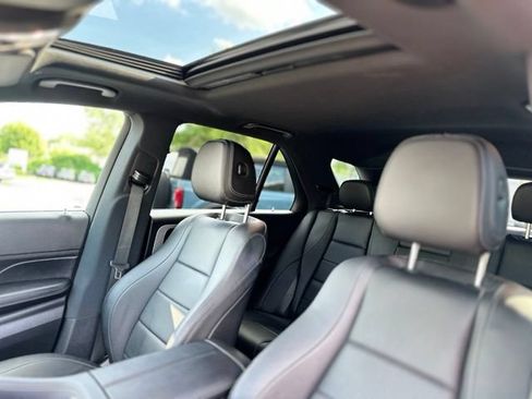 Used 2024 Mercedes-Benz GLE 450e 4MATIC image 12