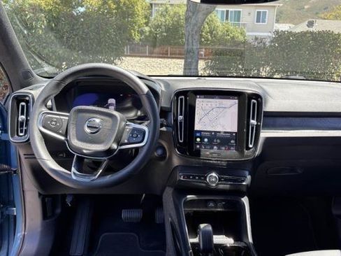 Used 2023 Volvo XC40 Recharge Core AWD/4WD image 8