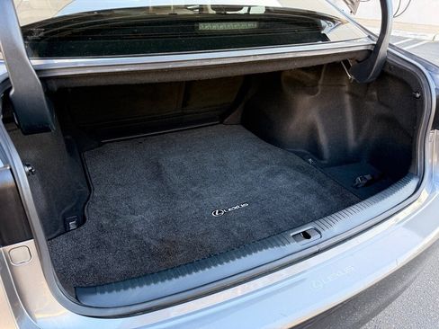 Used 2018 Lexus IS 300 AWD w/ Comfort Package image 11